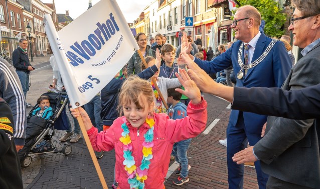 • De deelnemers in 2018 werde nog aangemoedigd door burgemeester Wim Groeneweg.