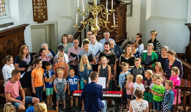 Paaszangdienst in de Hervormde Kerk in Everdingen