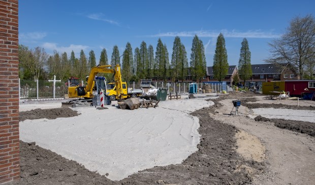 • Het begin is er: de contouren van de nieuwe speeltuin worden zichtbaar.