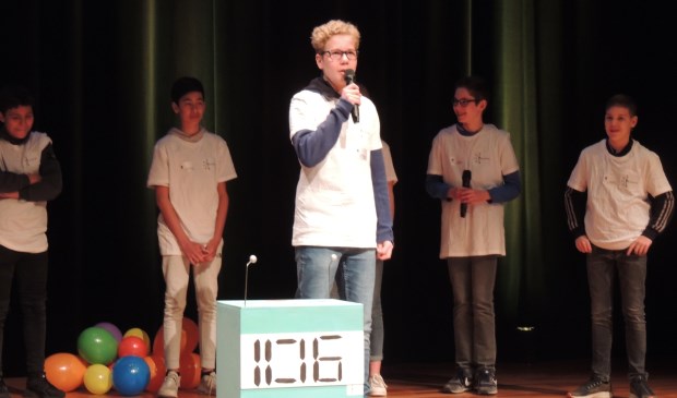 • De presentatie van het team van het Willem de Zwijger College.