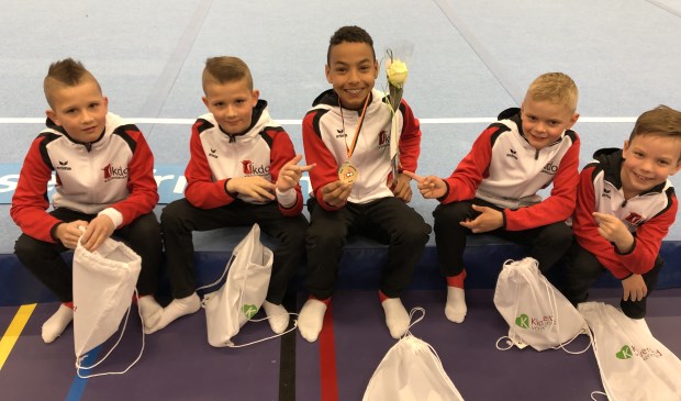 • Enkele turners van KDO in de halve finale, met v.l.n.r. Jeftha, Joshua, Nilton, Ruben, Robin.