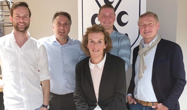 • Het nieuwe bestuur van MHC Krimpen.