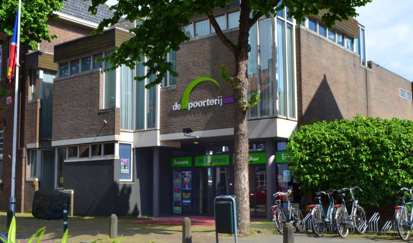 • De voorstelling is in De Poorterij.
