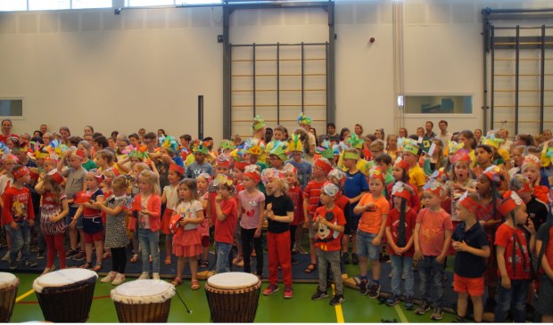 • De Klankenkaravaan verzorgde voor de hele school een 'muzikale wereldreis'.