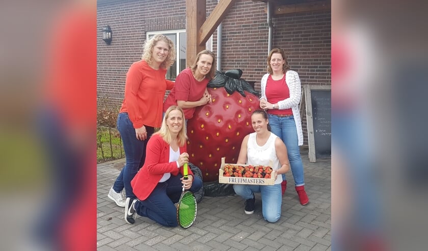 • Het toernooi heet voortaan: Landwinkel de Overscharen Aardbeientoernooi 17+.