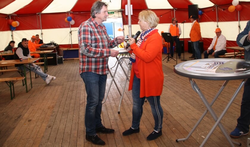 • Met de verkoop van de eerste loten ging op Koningsdag de grote loterij van start.