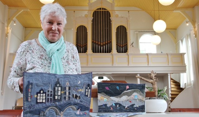 • Sjanie verwerkt ook oude spijkerbroeken in haar kunst.