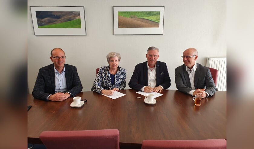 • De ondertekening van de intentieovereenkomst.