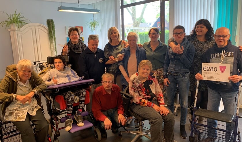 • De cliënten en medewerkers van activiteitencentrum Poolmanweg in Lekkerkerk.