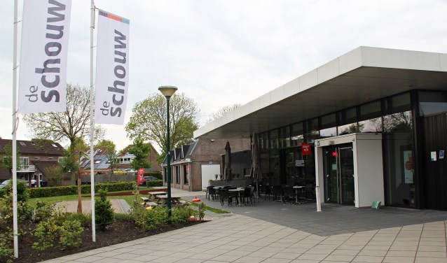 • De entree van Dorpshuis De Schouw.