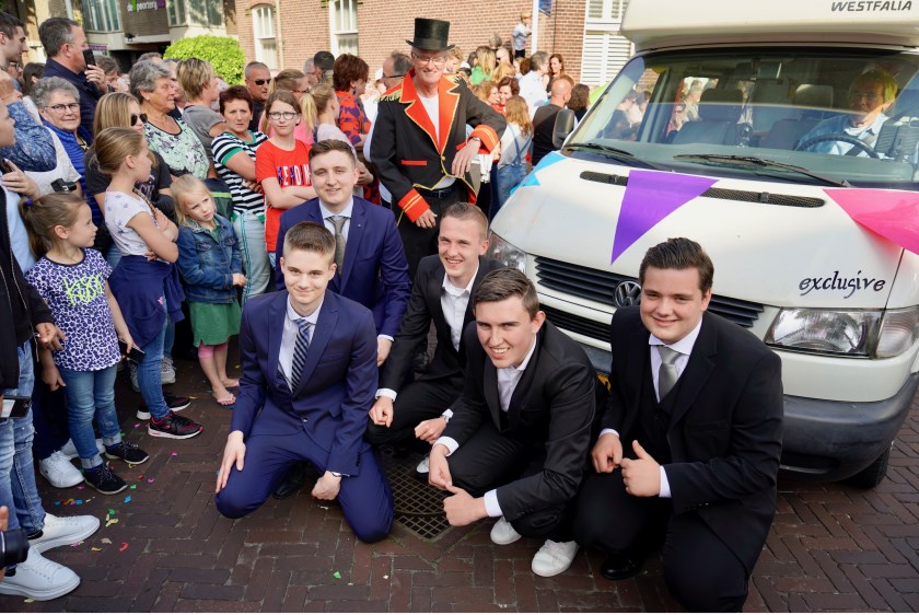 • De examenleerlingen van het Cambium maakten in stijl hun opwachting.