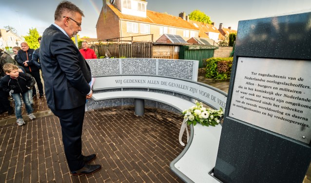 • Zijderveld houdt Dodenherdenking bij nieuw monument.