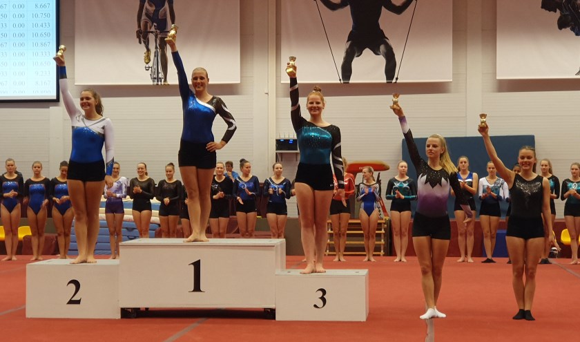 • Turnster Emma Wonnink op het podium.