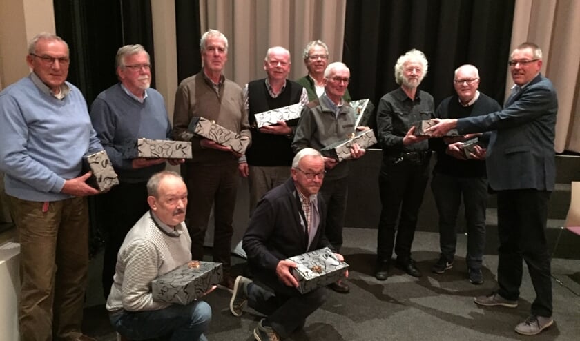 • Staand v.l.n.r.; Jan Graafland, Koop Huisman, Gerard Beringen, Hans Bakker, Han Heijnen Bart Lotens, Gé de Gunst, Jean Coulier, wnd vz Peter van der Peet. Zittend v.l.n.r. Klaas Kuik en Jan de Ruiter.