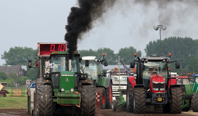 • Drie regionale tractorpullers kwamen op het podium.