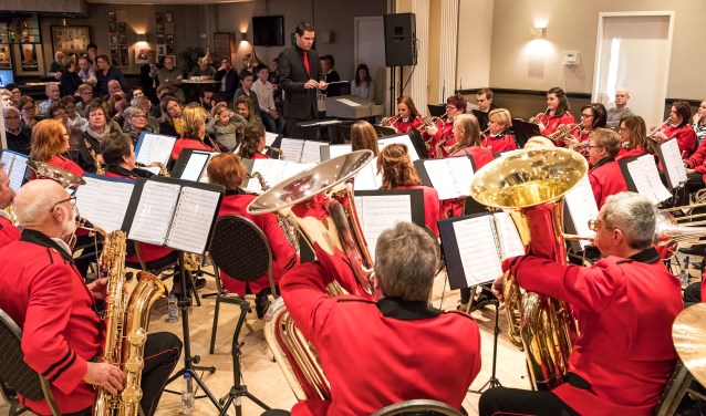 • Fanfare Alem tijdens een nieuwjaarsconcert.