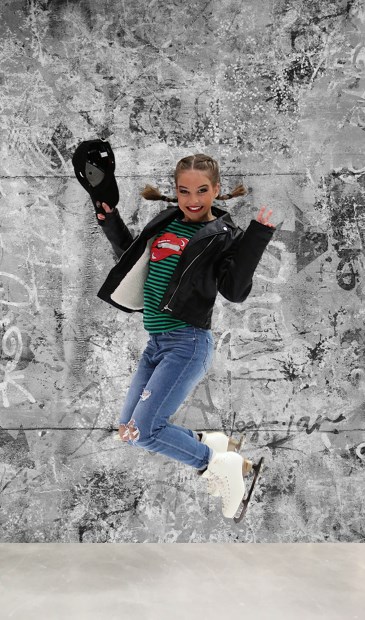 • Britt Harmsen doet ook mee aan de ijsshow.
