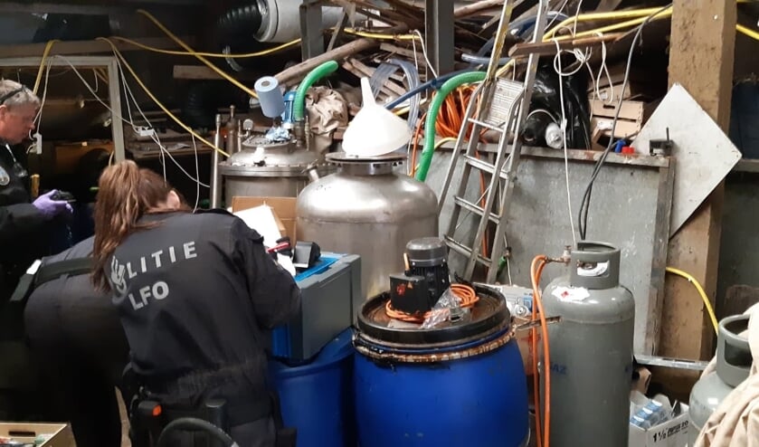 In een loods aan de Heerkensdreef in Haaften is een drugslab aangetroffen.