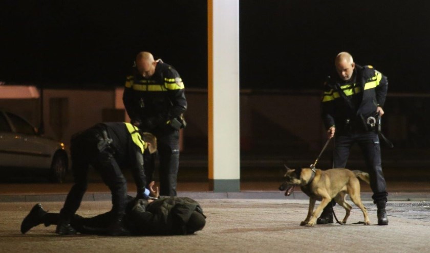 • De eerste twee verdachten werden vlak na de overval al aangehouden op de parkeerplaats van De Lucht langs de A2.