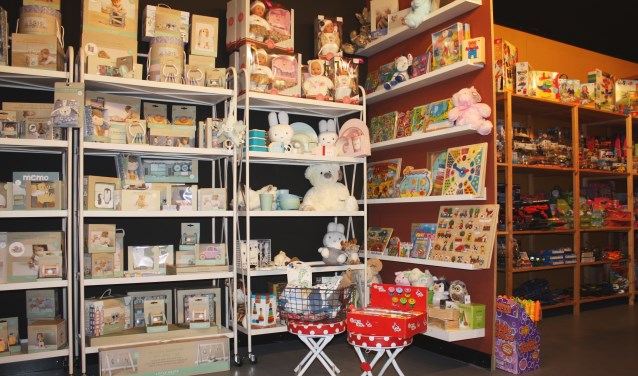 • Er is o.a. ruime keus in kraamcadeautjes en babyspullen.