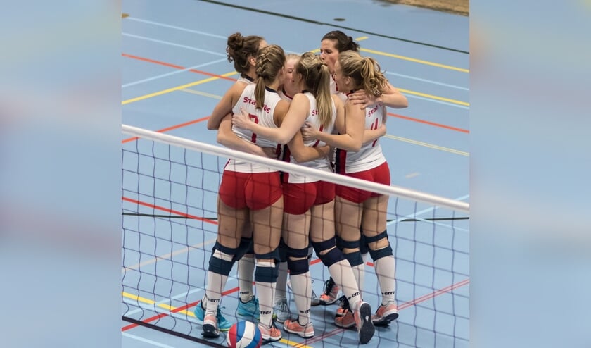 • De dames van Smash promoveren toch naar de promotieklasse.