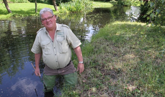 • Arie Witzier vertelt graag over het werk in de polder.