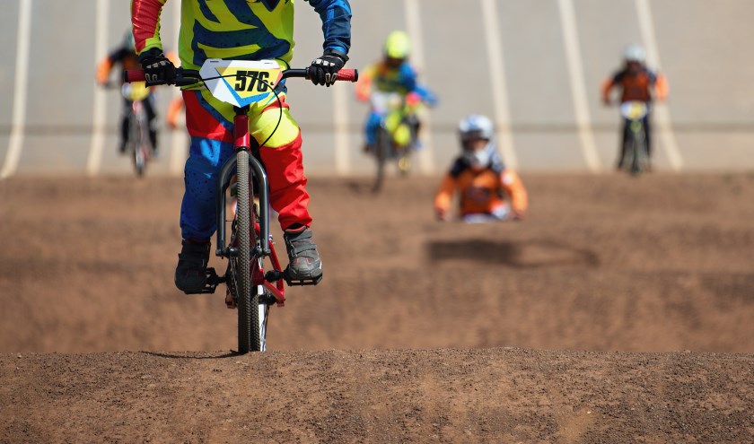 • Kinderen tijdens een BMX-wedstrijd.