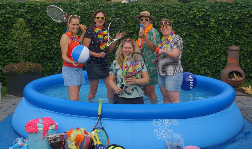De vijf vrouwen van de toernooicommissie zijn voorbereid op de Huros Summergames.