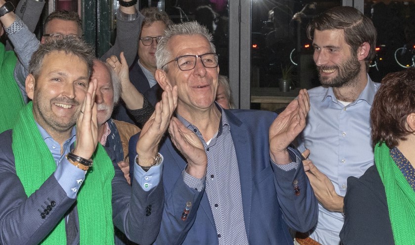 CDA'er Gerard Paans naast Roland van Vugt tijdens de verkiezingsavond in november vorig jaar.