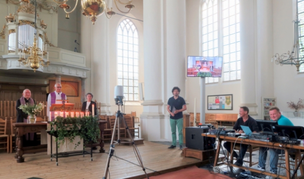 Nieuw Herdenkingsplechtigheid in Grote Kerk Vianen | Vianen YQ-11