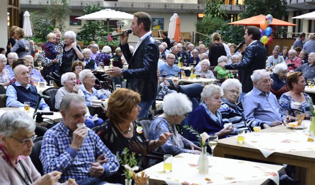 Feest bij 10 jaar vrienden van Berkenstaete | Fotonummer: db4c4b