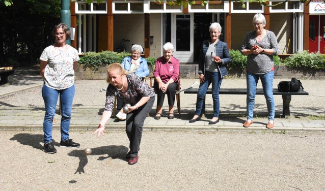 Gezelligheid troef tijdens het Jeu-de-Boulen | Fotonummer: 4f1833