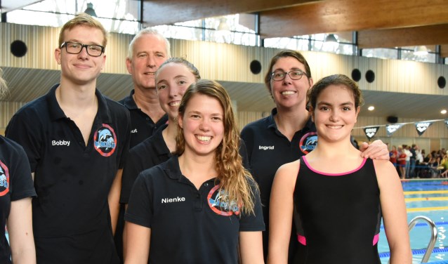 v.l.n.r.:Nynke, Bobby, Wout, Joy, Nienke, Ingrid, Stella | Fotonummer: 58aaeb