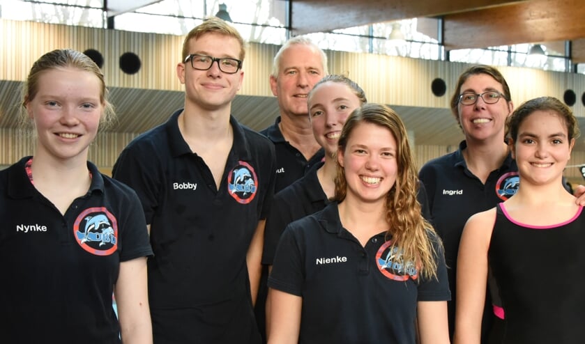 v.l.n.r.:Nynke, Bobby, Wout, Joy, Nienke, Ingrid, Stella | Fotonummer: 58aaeb