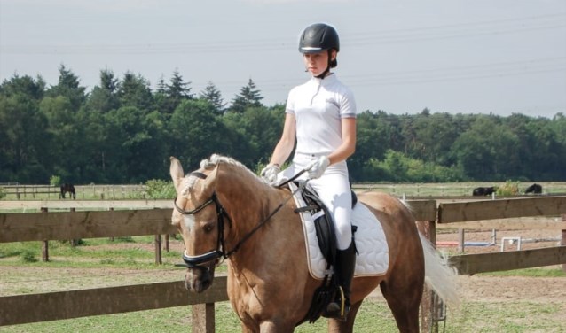 Debbie Kusters met Wouzicht's Levi | Fotonummer: 2b193f