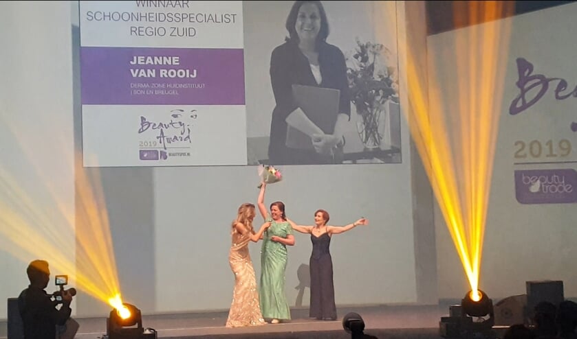 Jeanne van Rooij (midden) winnaar Beauty Award 2019 | Fotonummer: 42b600