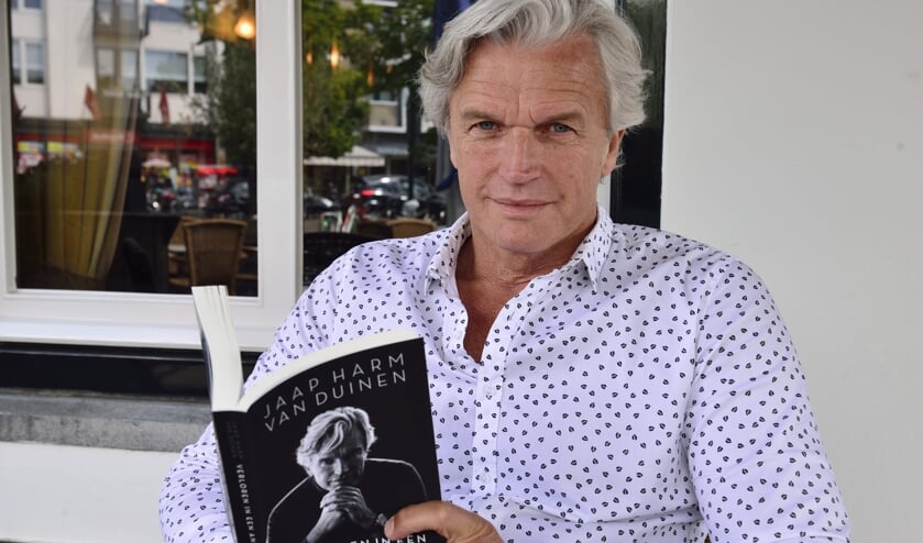 JaapHarm met zijn boek | Fotonummer: 20ad26