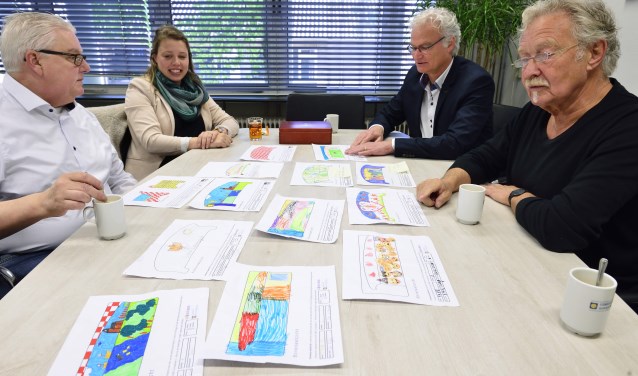 V.l.n.r. Martin van de Bunt, Michelle Driessen, John Frenken en Willem Berkers | Fotonummer: ba3269