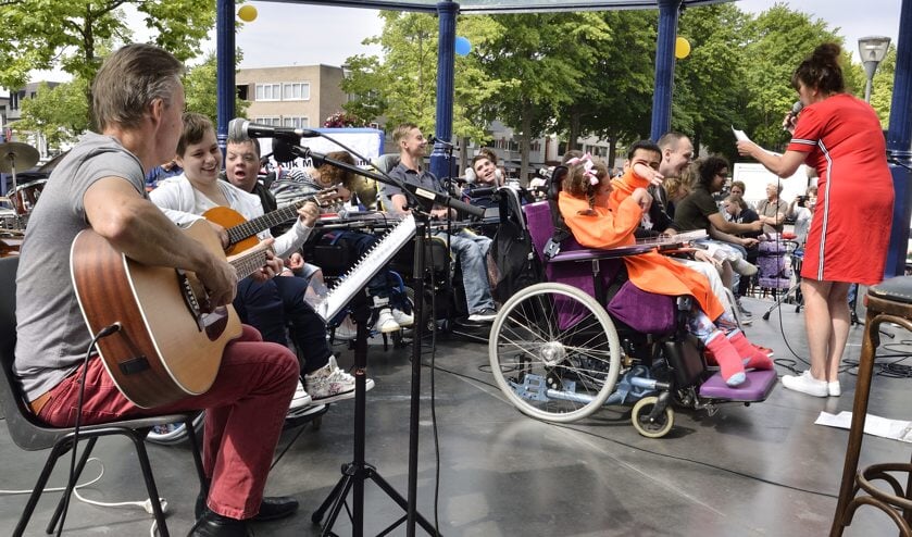 Archieffoto: Kijk mij nou band tijdens het kioskoptreden in 2018 | Fotonummer: 339ada