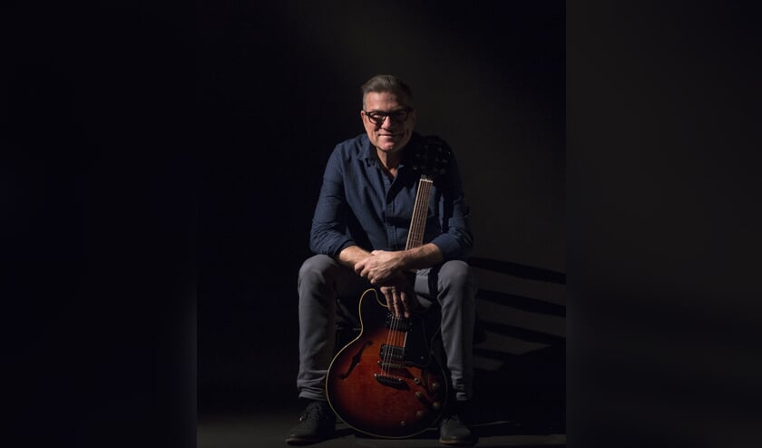 Zondag 21 januari 15:00 uur staat Lou Guldemond- samen met zijn "Friends" – in het Wapen van Voorschoten en gaat er 'vol in'. Toegang: gratis. Foto: