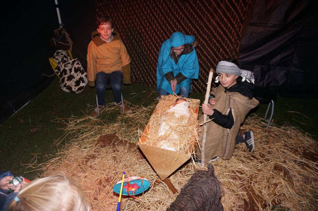 En daar is het Kindeke in de stal! Foto's: VSK
