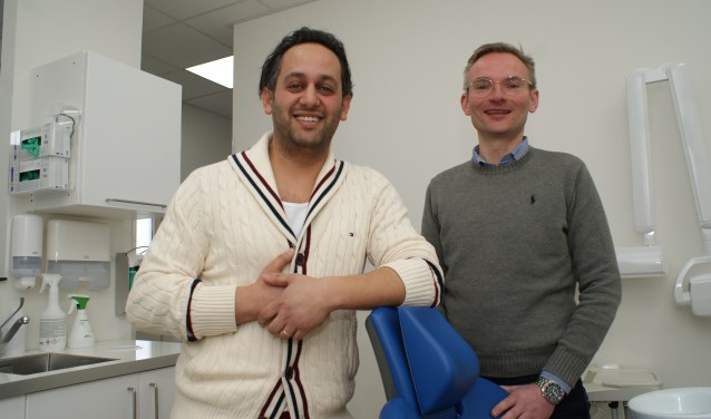 Wethouder Nanning Mol en Resa Farsi zijn beiden enthousiast voor samenwerking op gebied van Zorgen en Welzijn . Foto: VSK
