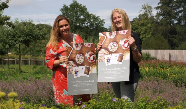 Linda van Klaveren (l) en Nancy Hoogendoorn (Mevrouw Baktaart) roepen heel Voorschoten op om te gaan bakken! Foto: Vsk