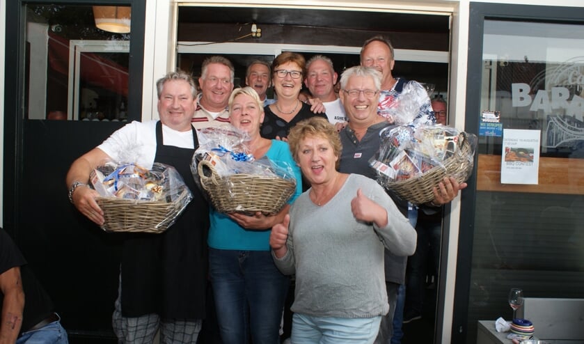 De winnaars en de jury met rechts (met mand) winnaar Wilco. Foto's: VSK