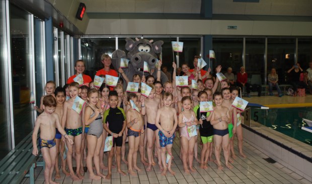 61 kinderen zwommen zondag af in zwembad Het Wedde. Foto: Het Wedde