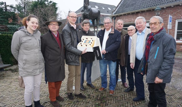 Vlnr Martine Zoun, Cees Bijloos, Sjoerd van den Dool, Jan Verschoor, Rob de Vries, Daan Verschoor, Jan Berg, Jan Tesk en Leo van Vliet. Foto: Vsk
