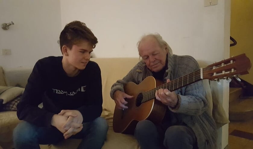 Gerard met zijn kleinzoon Remy, de foto is gemaakt in februari 2019. Foto: Ella Koerts-Hermsen