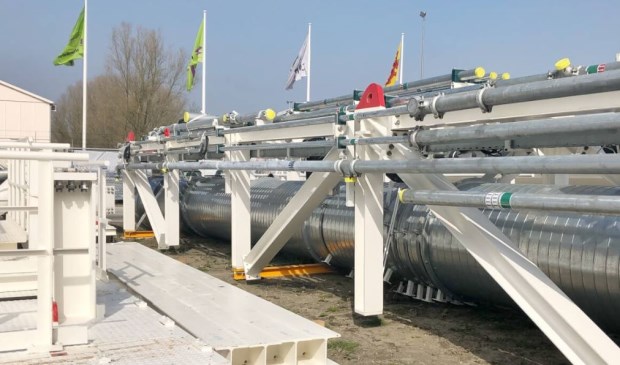 Het eerste deel van de tunnelboormachine is gearriveerd op de bouwplaats van de Rijnlandroute