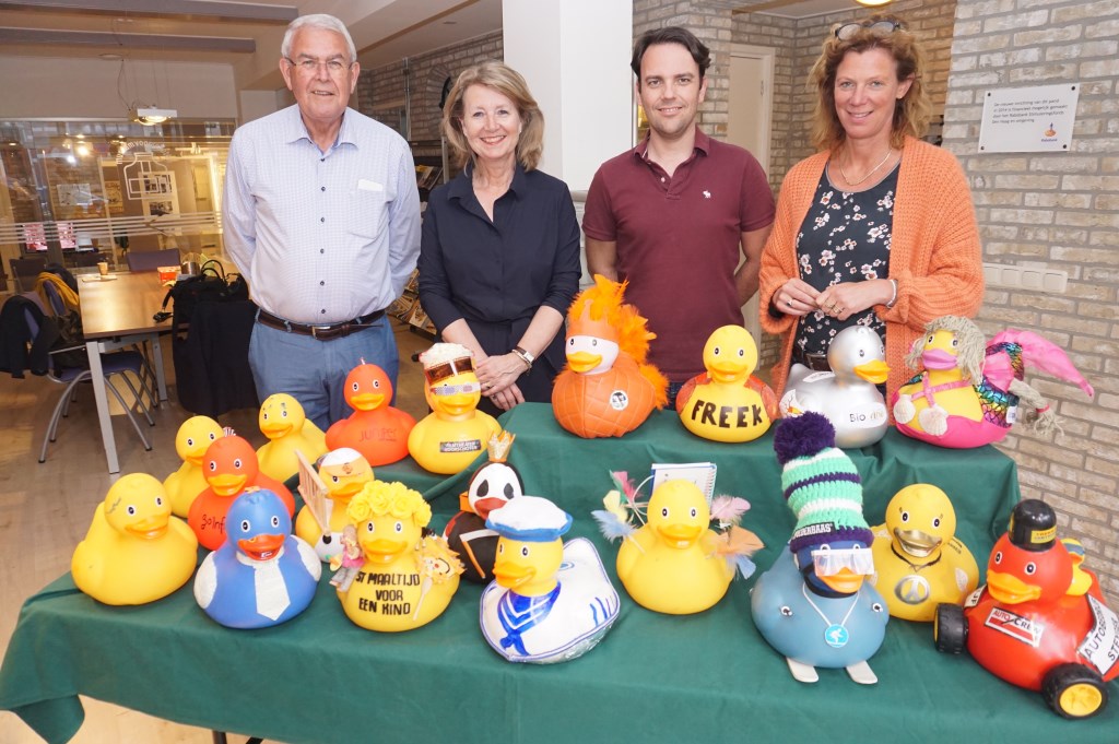 Tja welke Very Important Duck heeft de hoofdprijs gewonnen! De jury weet het maar maakt het pas bekend op Koningsdag. Foto's: VSK