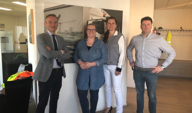 Vlnr: wethouder Economische Zaken Nanning Mol, Rinke Roebroek, Marloes Lammertink en Jeroen Lammertink van De Groot Groep. Foto: Nasstassia Didden